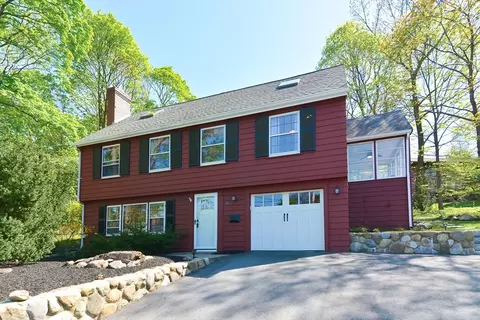 50 Hopkins St, Wakefield, MA 01880