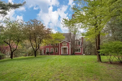 5 Sparrow Rd, Norfolk, MA 02056