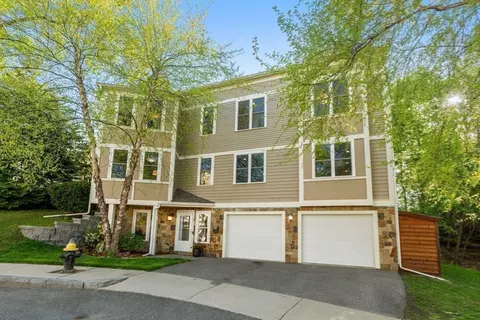 5 Delany Cir, Boston, MA 02135