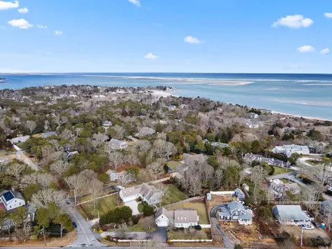 98 Orleans Rd, Chatham, MA 02650
