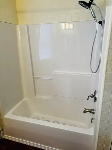 Bath - 48 Eade St, Lynn, MA 01902 photo 2 of 3