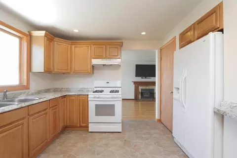 Kitchen - 154 Laconia St, Springfield, MA 01129 photo 4 of 6