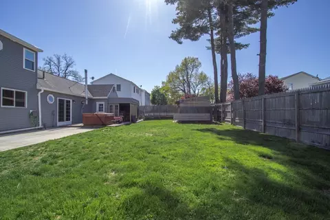 Exterior - 154 Laconia St, Springfield, MA 01129 photo 7 of 9