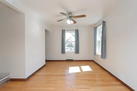 Living - 154 Laconia St, Springfield, MA 01129 photo 5 of 8