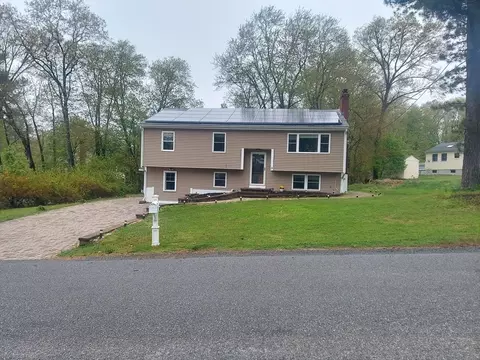 3 Westchester Dr, Milford, MA 01757