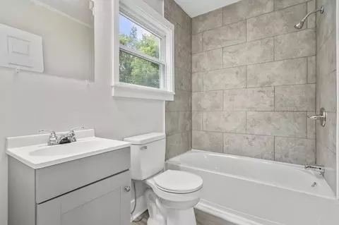 Bath - 18 3rd St, Webster, MA 01570 photo 1 of 1
