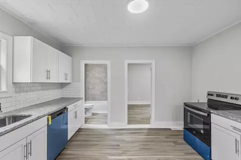 Entry Way - 18 3rd St, Webster, MA 01570 photo 1 of 3