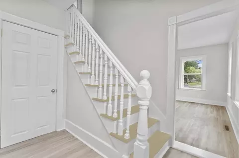 Entry Way - 18 3rd St, Webster, MA 01570 photo 2 of 3