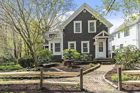 62 Maple St, Acton, MA 01720