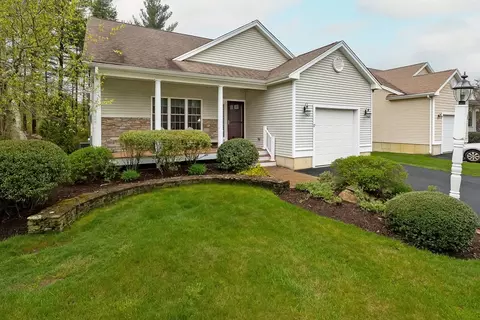 17 Beechwood Ln #17, Rockland, MA 02370