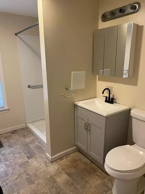 24 Nelson Ave, Springfield, MA 01109 photo 9