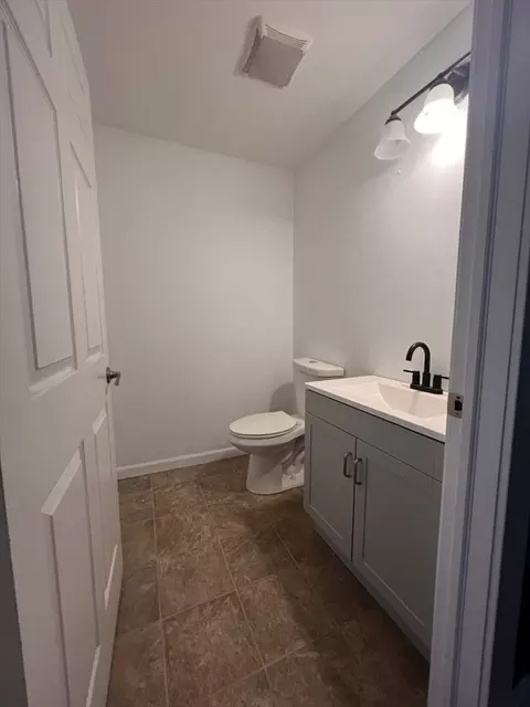 24 Nelson Ave, Springfield, MA 01109 photo 5