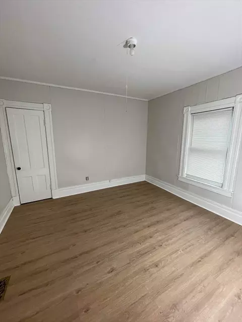 24 Nelson Ave, Springfield, MA 01109 photo 11