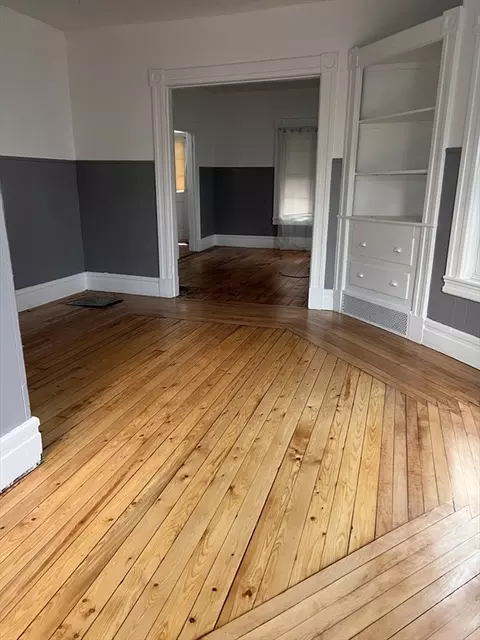 24 Nelson Ave, Springfield, MA 01109 photo 4