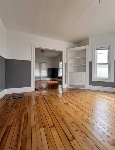 24 Nelson Ave, Springfield, MA 01109 photo 3