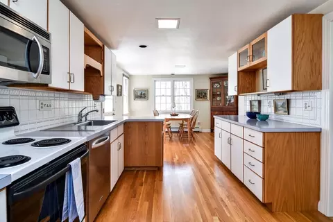 Kitchen - 3 Tower Dr, Dover, MA 02030 photo 2 of 2