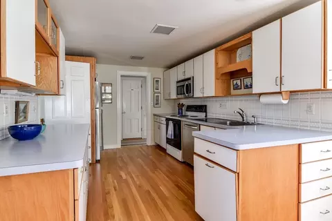 Kitchen - 3 Tower Dr, Dover, MA 02030 photo 1 of 2