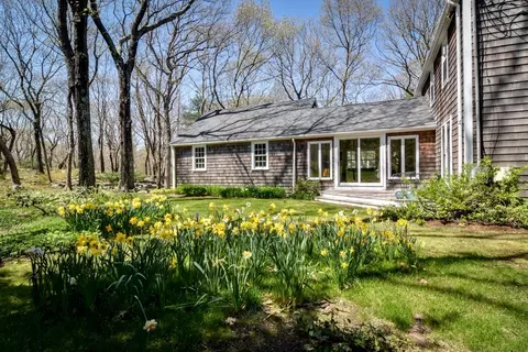 Exterior - 3 Tower Dr, Dover, MA 02030 photo 6 of 9