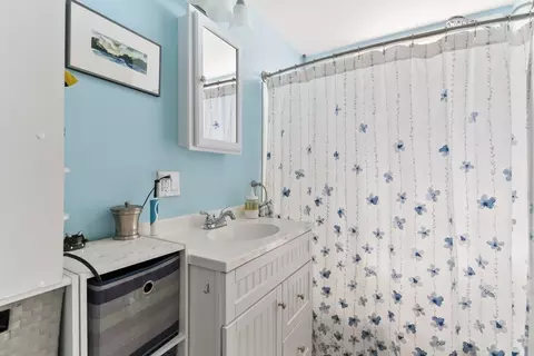 Bath - 53-55 57 Hale St, Beverly, MA 01915 photo 4 of 5