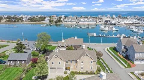 11 Whites Ferry Lndg, Marshfield, MA 02050