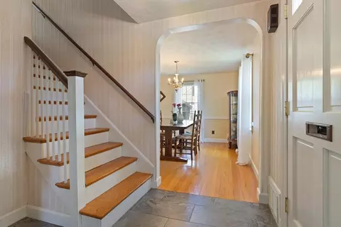 Entry Way - 51 Pine Ridge Rd, Reading, MA 01867 photo 2 of 4
