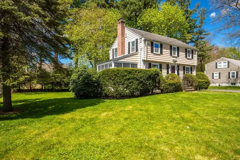 Exterior - 51 Pine Ridge Rd, Reading, MA 01867 photo 2 of 9