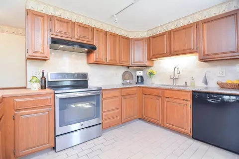 68 North Ave, Mendon, MA 01756 photo 7