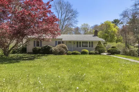 64 Forest Ave Ext, Plymouth, MA 02360