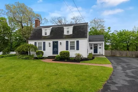 5 Birch Cir, Hingham, MA 02043