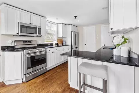 5 Birch Cir, Hingham, MA 02043 photo 4