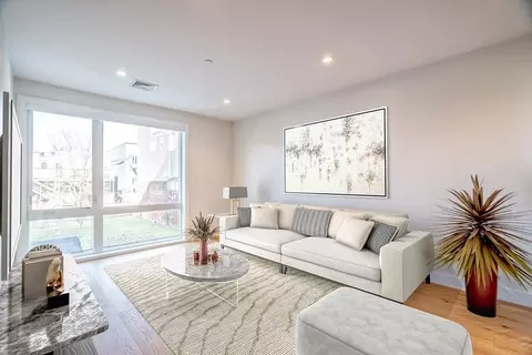 420 W Broadway #205, Boston, MA 02127