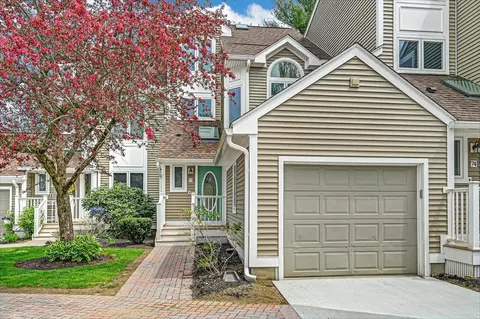 73 Pointe Rok Dr #73, Worcester, MA 01604