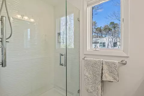 Bath - 81 Crawford Rd, Barnstable, MA 02635 photo 3 of 4