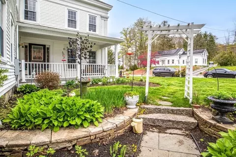 138 Main St # A, Upton, MA 01568