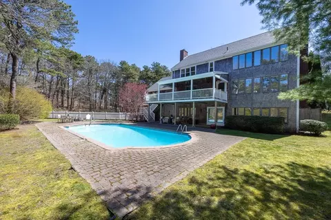 7 Wolf Hill Rd, Sandwich, MA 02537
