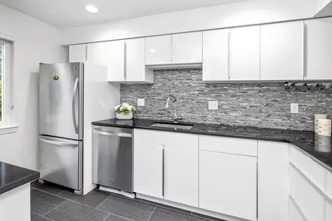 11 Beals Cove Rd # D, Hingham, MA 02043 photo 4