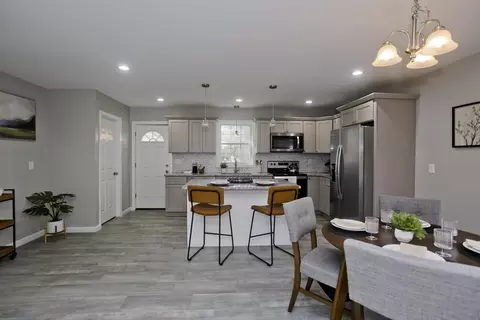 33 Brooks St, Springfield, MA 01109 photo 8