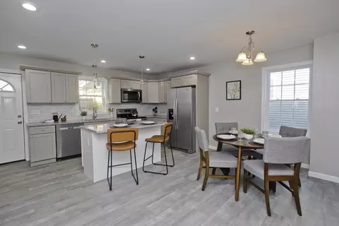 33 Brooks St, Springfield, MA 01109 photo 9