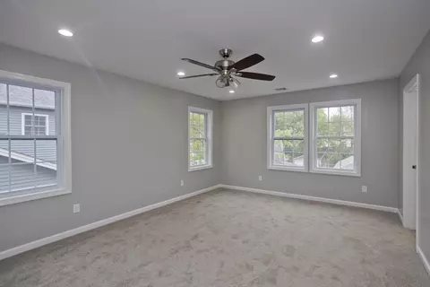 33 Brooks St, Springfield, MA 01109 photo 16