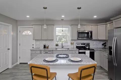33 Brooks St, Springfield, MA 01109 photo 12