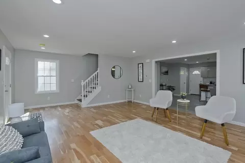 33 Brooks St, Springfield, MA 01109 photo 5