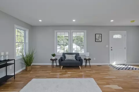 33 Brooks St, Springfield, MA 01109 photo 7