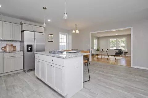 33 Brooks St, Springfield, MA 01109 photo 11