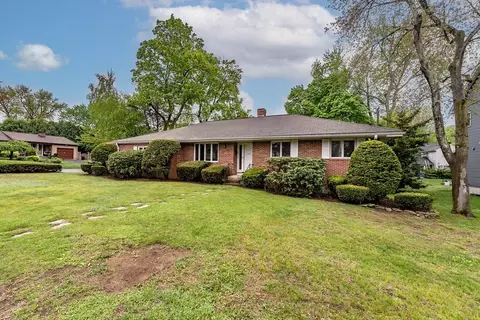 122 Benz St, Springfield, MA 01118 photo 2