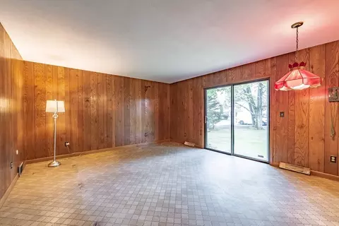122 Benz St, Springfield, MA 01118 photo 9