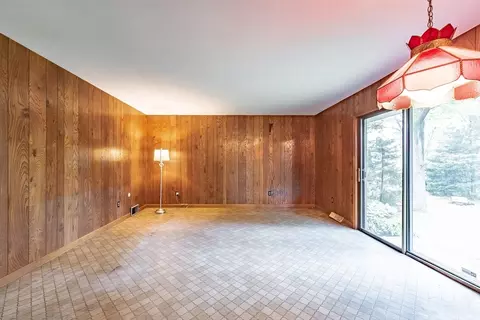 122 Benz St, Springfield, MA 01118 photo 7