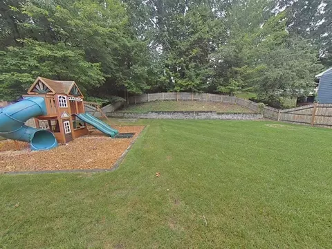 Exterior - 8 Kerrydale Rd, Needham, MA 02492 photo 2 of 3