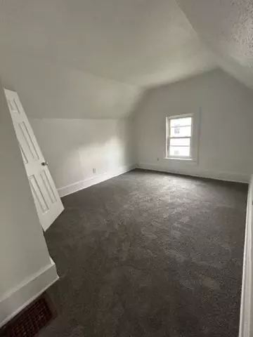 75 Sherman St, Springfield, MA 01109 photo 8