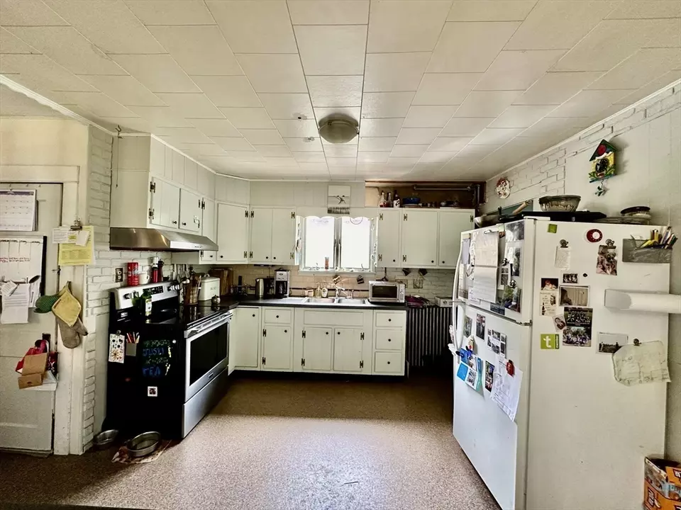  108 Maple, Greenfield, MA 01301 photo 2