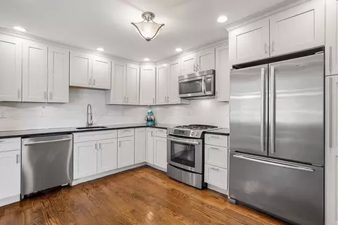 476 E 3rd St #1, Boston, MA 02127 photo 9